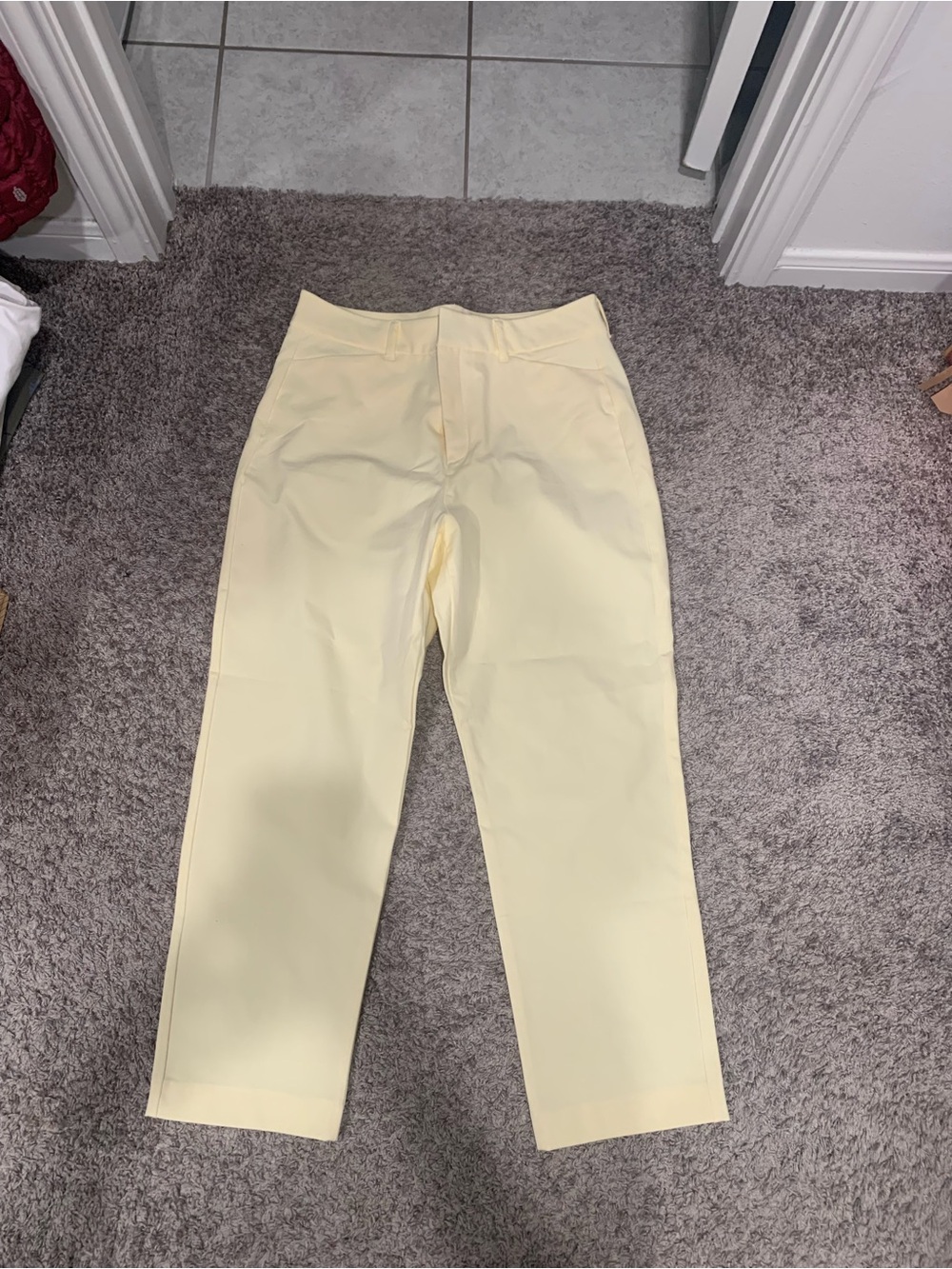 Old Navy Pale Yellow Straight-Leg Pixie pants NWOT